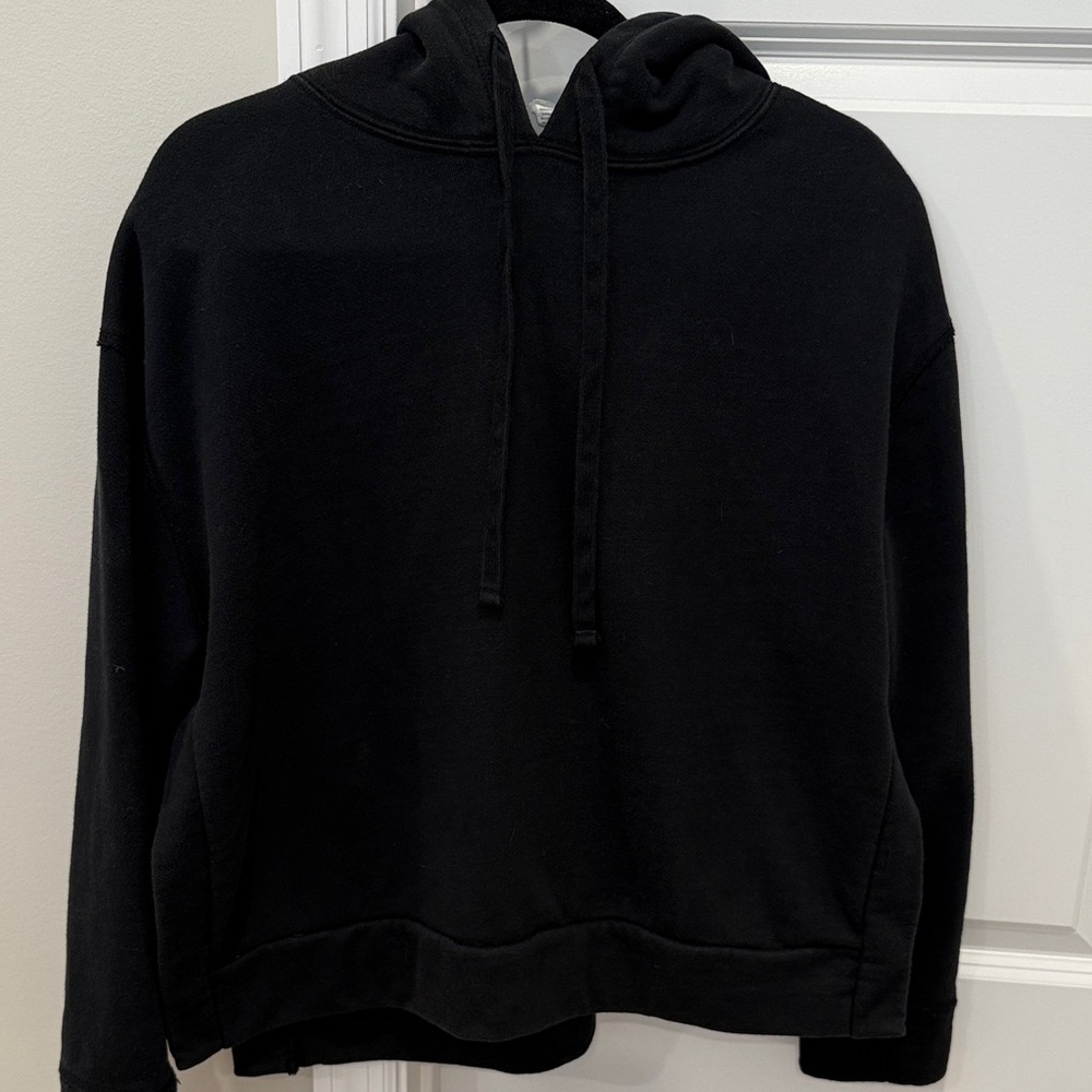 ALO Yoga Essential Black Hoodie
